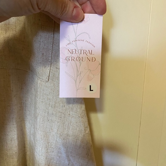 NWT Linen Blend Button Down Romper Size Large - Picture 3 of 4